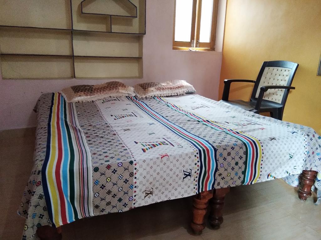 Bobby Guest House Хампи Екстериор снимка